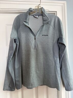 Columbia Light Gray Women’s Half-Zip Performance Pullover